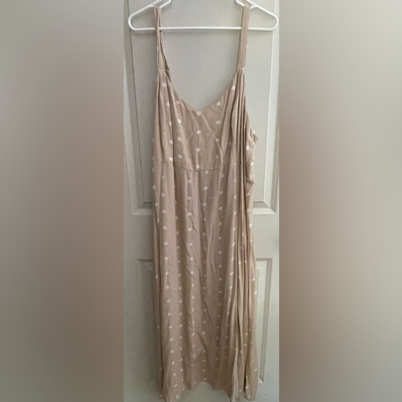 Old Navy Polka Dot Maxi Dress Womens Beige White Smocked Side Slit Slip Size XXL - Picture 1 of 7